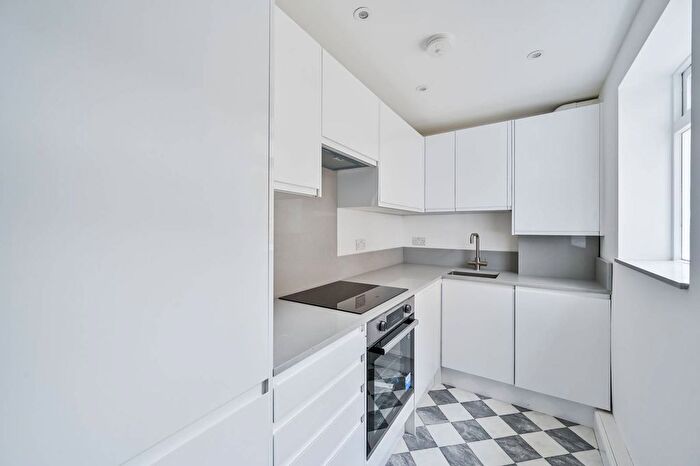 1 Bedroom Flat To Rent In Calverley Grove, Archway, London, N19