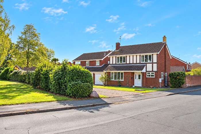 4 Bedroom Detached House For Sale In Somerfield Way, Leicester, LE3