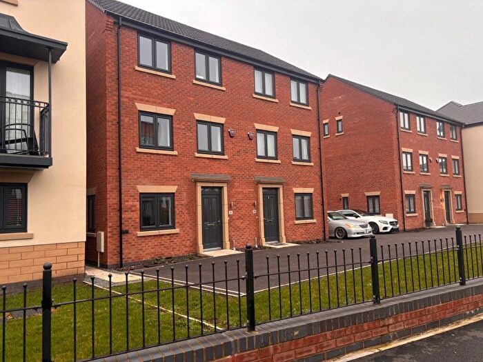 4 Bedroom Semi-Detached House To Rent In The Avenue, Corby, Northamptonshire, NN17