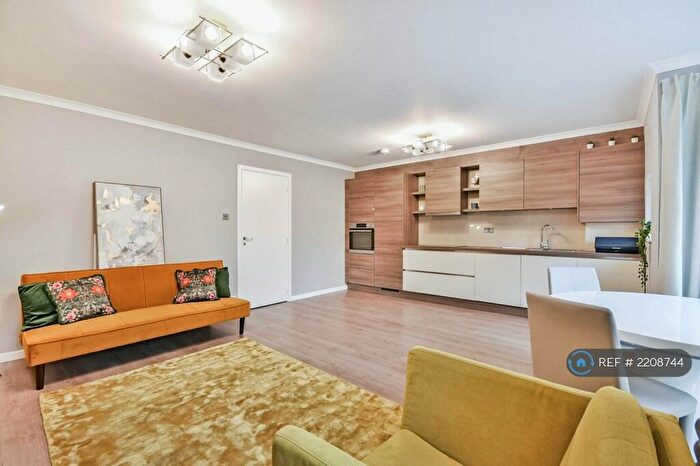 2 Bedroom Flat To Rent In Tivoli Court, London, SE16