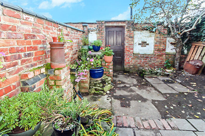 3 Bedroom Terraced House For Sale In Mill Road, Wellingborough, NN8