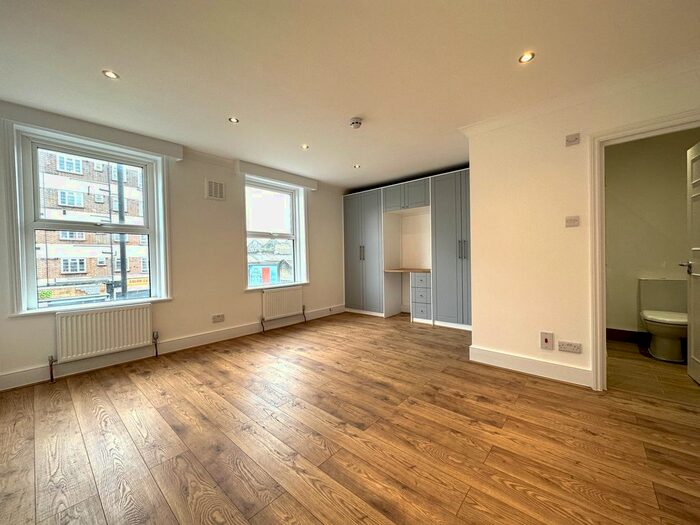 4 Bedroom Maisonette To Rent In Upper Clapton Road, Clapton, E5