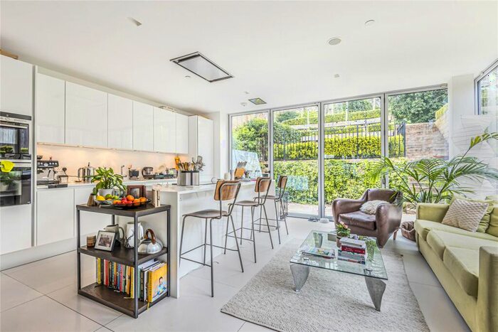 6 Bedroom Semi-Detached House To Rent In Stanhope Gardens, Highgate, N6