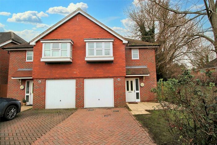 3 Bedroom Semi-Detached House To Rent In Pentons Close, Holybourne, Alton, Hampshire, GU34