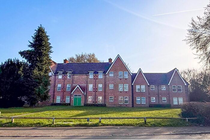 2 Bedroom Flat For Sale In New Horton Manor, Berkshire, SL3