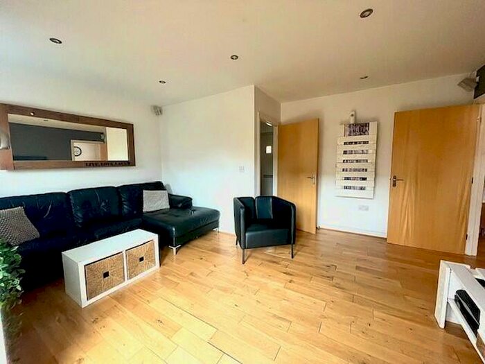 3 Bedroom Detached House To Rent In Robert Davy Road, Exeter, EX2