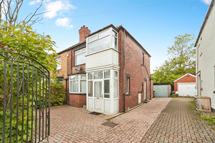 3 Bedroom Semi Detached House For Sale In Lawrence Crescent, Leeds, LS8