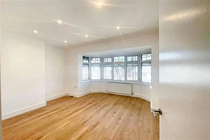 3 Bedroom Flat To Rent In Park Lane, Harrow, London, HA2