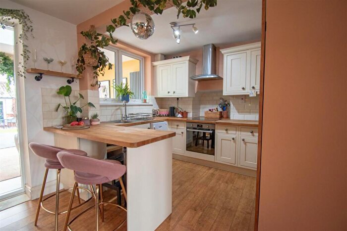 3 Bedroom Detached House For Sale In Glebe Avenue, Ripley, DE5