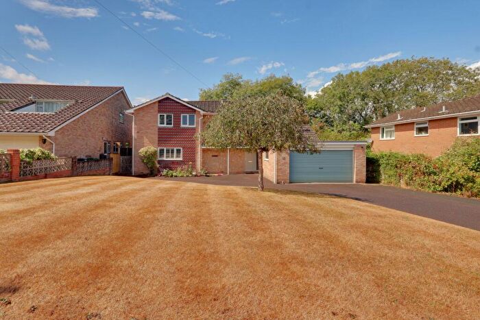 5 Bedroom Detached House For Sale In College Close, Rowlands Castle, PO9