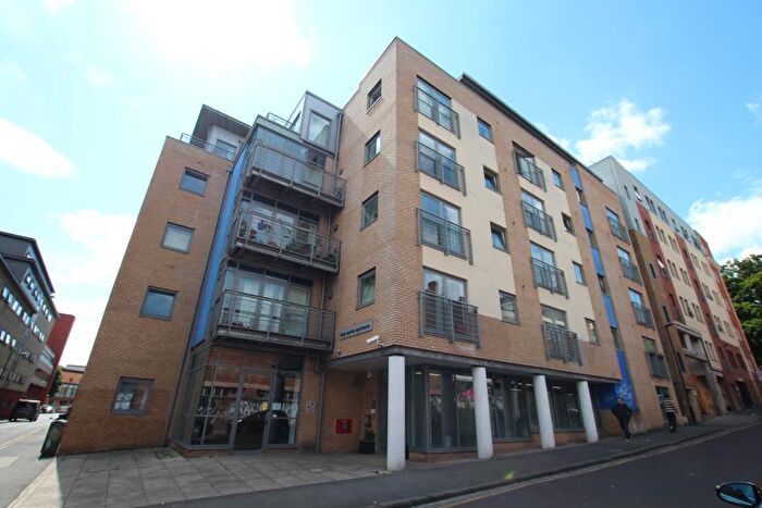 2 Bedroom Apartment To Rent In Kings Square Avenue - City Centre, BS2