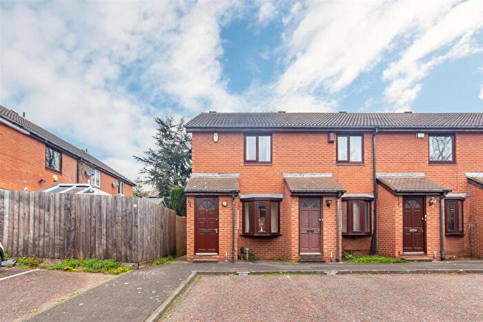 2 Bedroom End Of Terrace House For Sale In Windmill Court, Spital Tongues, Newcastle Upon Tyne, NE2