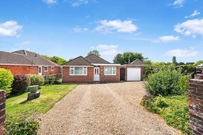 3 Bedroom Detached Bungalow For Sale In Foxcotte Close, Charlton, SP10