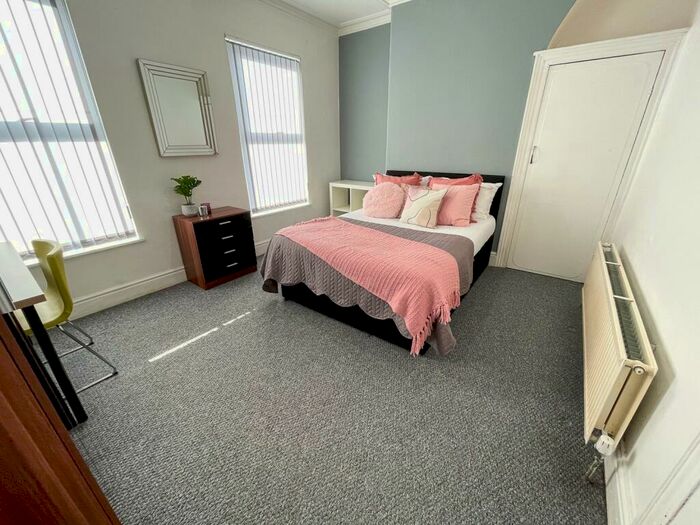 4 Bedroom House To Rent In Romer Road, L6