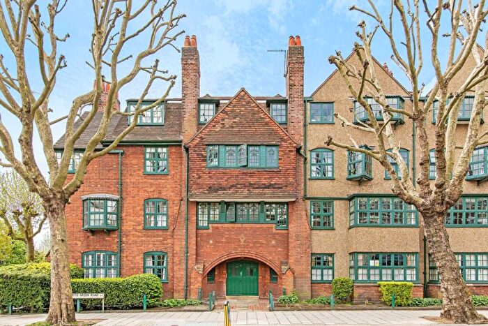 3 Bedroom Flat To Rent In Fortis Green Road, London, N10