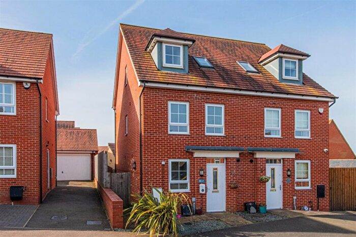 4 Bedroom Town House For Sale In Donnington Road, Burton Latimer, Kettering, NN15