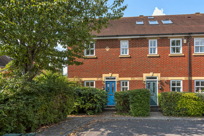 2 Bedroom Semi-Detached House To Rent In Plater Drive, Oxford, OX2