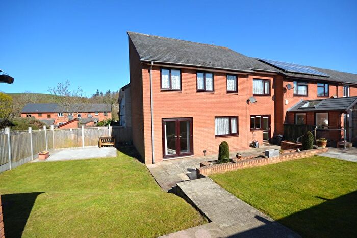 4 Bedroom End Of Terrace House For Sale In Lon Glanyrafon, Newtown, Powys, SY16