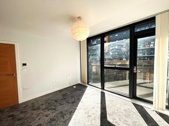 2 Bedroom Apartment To Rent In Potato Wharf Manchester, M3