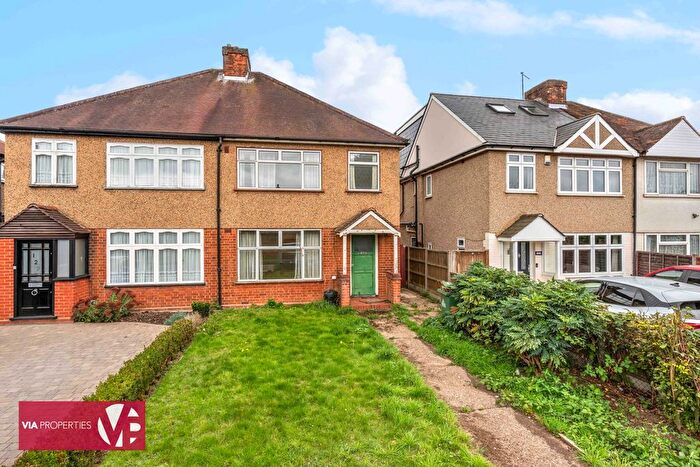 3 Bedroom Semi Detached House For Sale In High Road, Broxbourne, EN10