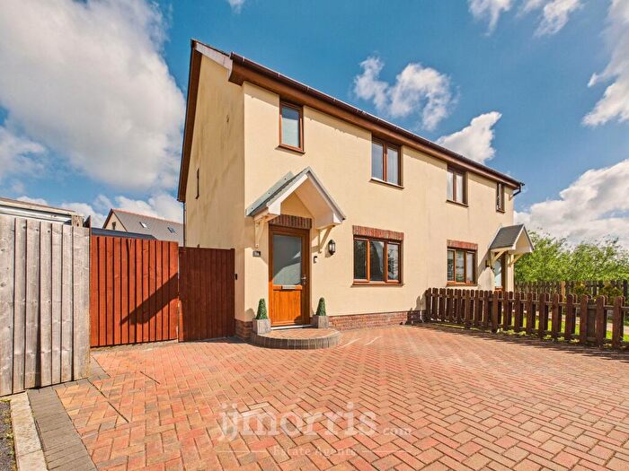 3 Bedroom Semi Detached House For Sale In Whitland, SA34