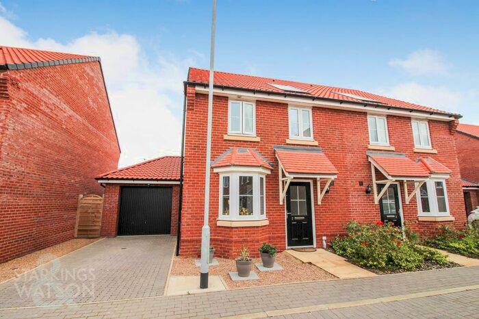 3 Bedroom Semi-Detached House To Rent In Harvey Close, Horsford, Norwich, NR10