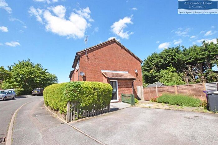 1 Bedroom House For Sale In Kerr Close, Knebworth, SG3