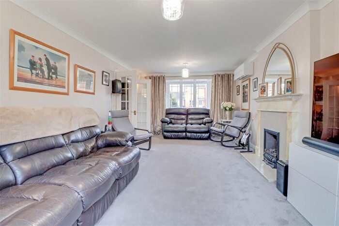 4 Bedroom Detached House For Sale In Twinstead, Wickford, SS12