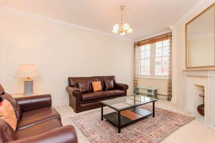 3 Bedroom Flat To Rent In Rodney Court, Maida Vale, W9