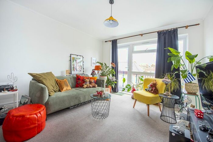 2 Bedroom Flat To Rent In Surbiton Road, Kingston Upon Thames, KT1