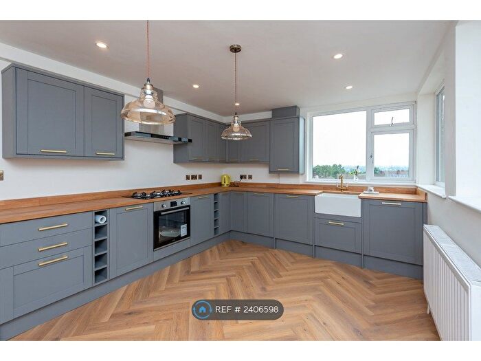 3 Bedroom Detached House To Rent In High Street, Walsall, WS6