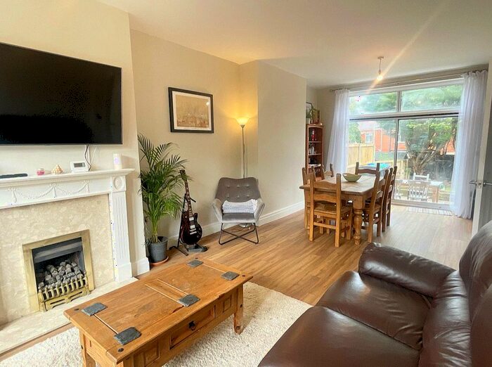 3 Bedroom Semi-Detached House To Rent In Ingleway Avenue, Blackpool, FY3