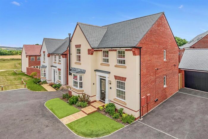 4 Bedroom Detached House For Sale In Esdaile Close, Bishops Lydeard, Taunton, TA4