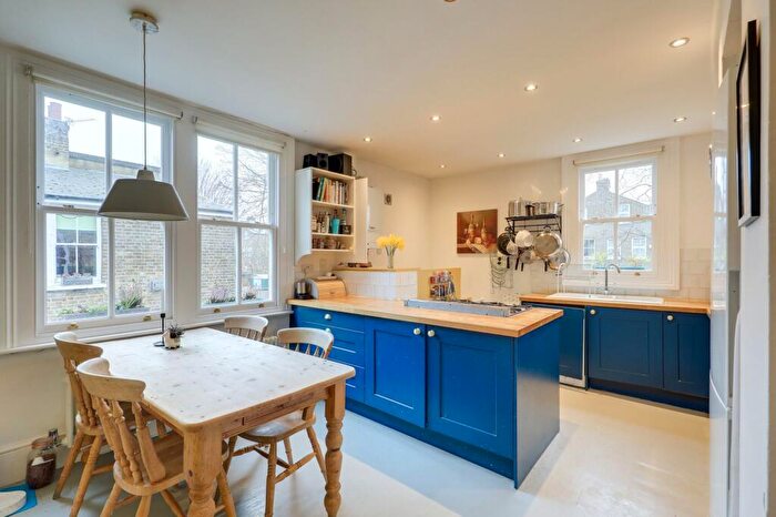 4 Bedroom Flat For Sale In Davenport Road, London, SE6