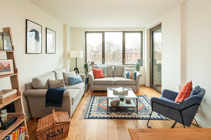 2 Bedroom Apartment For Sale In Camberwell Passage, London, SE5