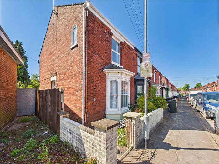 4 Bedroom Semi-Detached House To Rent In Hartley Street, Lincolshire, PE21