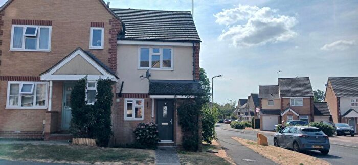 2 Bedroom Semi-Detached House To Rent In Harding Close, Faringdon, SN7