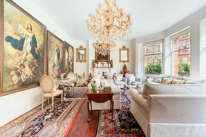 4 Bedroom Flat To Rent In Kensington, Kensington, London, W8