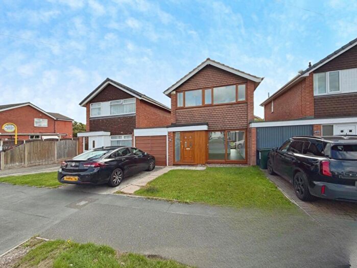 3 Bedroom Link Detached House For Sale In Capenhurst Lane, Whitby, CH65