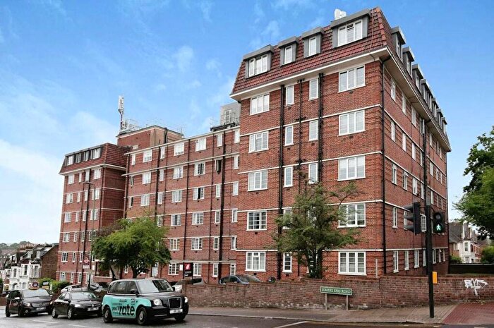 2 Bedroom Flat For Sale In Elmers End Road, Anerley, London, SE20