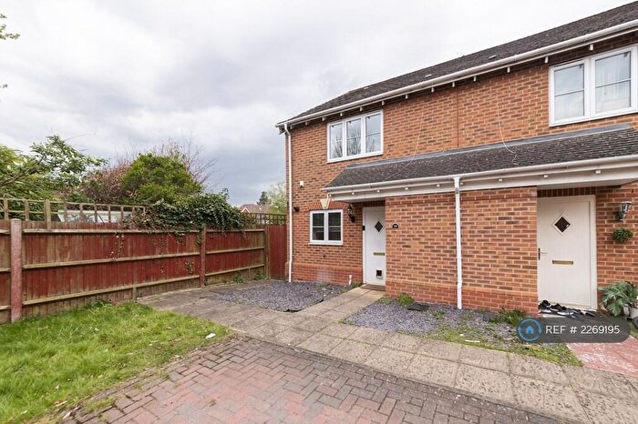 3 Bedroom Semi-Detached House To Rent In Little Horse Close, Earley, RG6