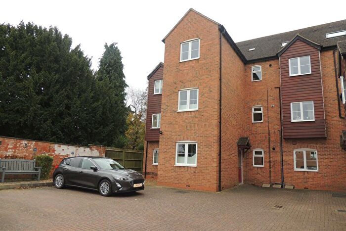 2 Bedroom Flat To Rent In The Wharf, Weedon, Northants, NN7