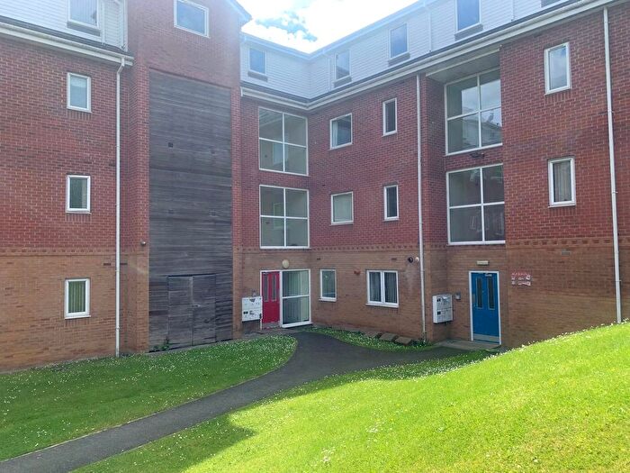 2 Bedroom Flat For Sale In Old Chester Road, Birkenhead, CH42