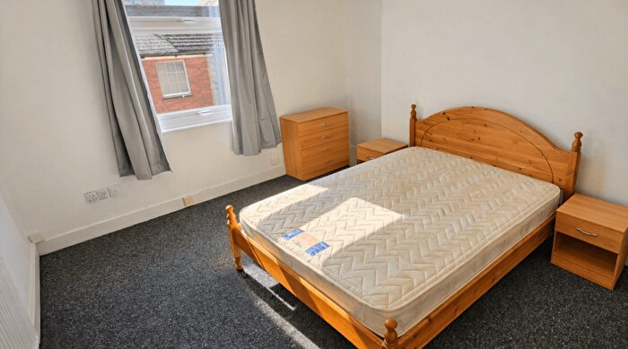 2 Bedroom Flat To Rent In Wellington Street, Luton, LU1