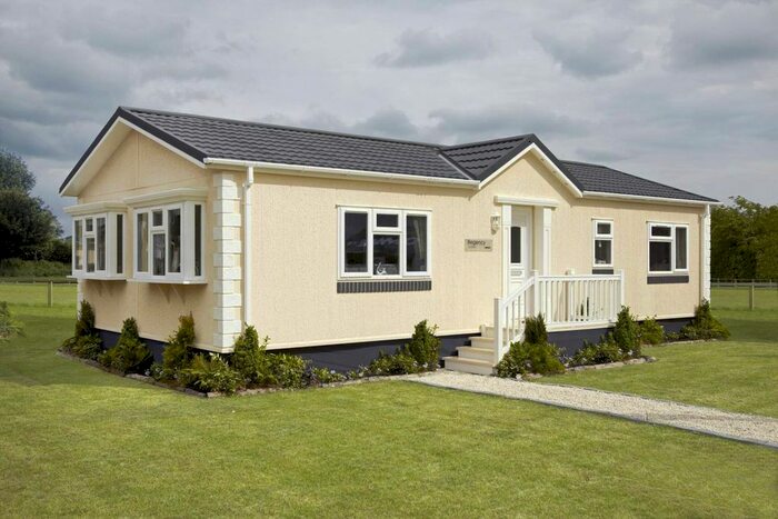 2 Bedroom Mobile/park Home For Sale In Stopgate Lane, Simonswood, Liverpool, L33