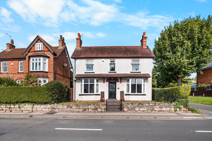 3 Bedroom Detached House For Sale In Stoke Road, Bromsgrove, B60