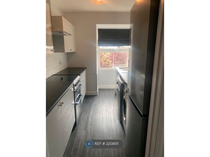 1 Bedroom Flat To Rent In Mayflower Way, Ongar, CM5