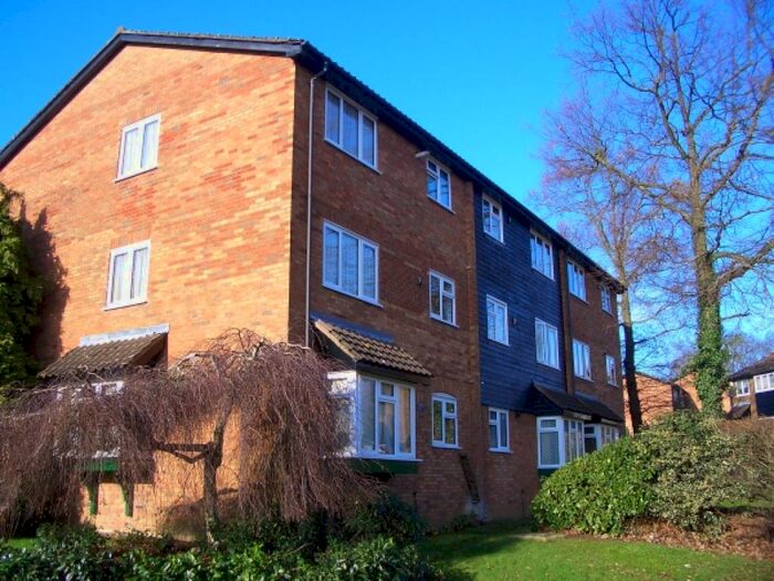 2 Bedroom Flat To Rent In Marshalls Close, New Southgate, London, N11