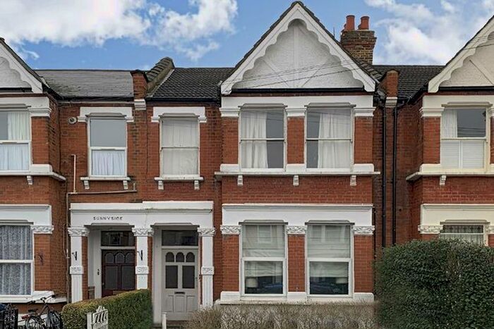 2 Bedroom Flat To Rent In Maldon Road, London, W3