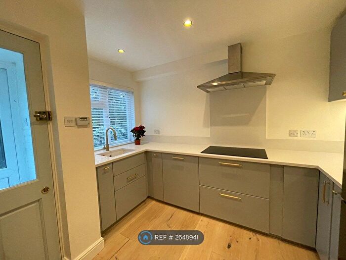 4 Bedroom Terraced House To Rent In Grand Walk, London, E1